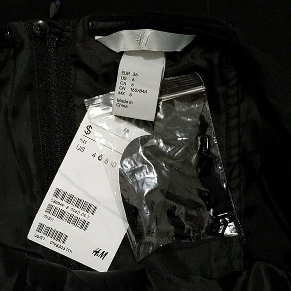 Little Black Hourglass Dress - Picture 3 of 5